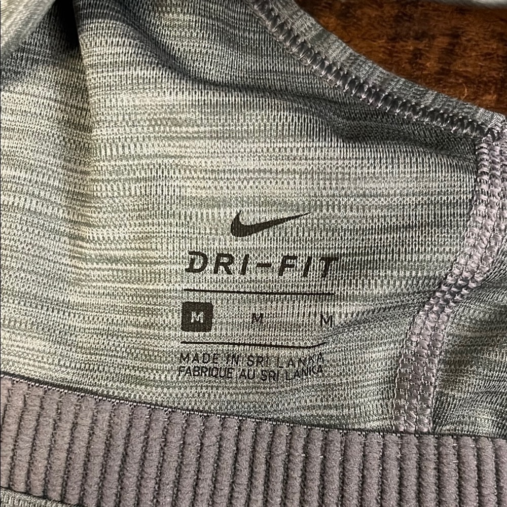 Nike Women's Swoosh Dri-Fit Racerback Sports Bra Gray Size Medium. - Picture 2 of 6